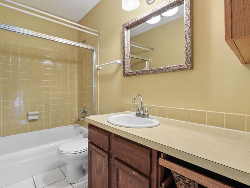 2548 Home Acre Drive, Unit 43, Columbus, OH 43231 Photo 17