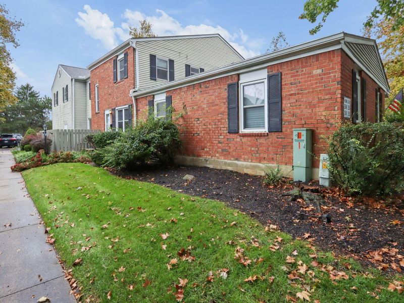2548 Home Acre Drive, Unit 43, Columbus, OH 43231 Photo 2