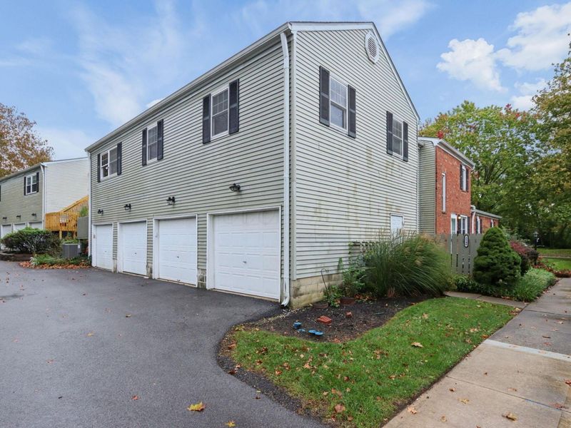 2548 Home Acre Drive, Unit 43, Columbus, OH 43231 Photo 4