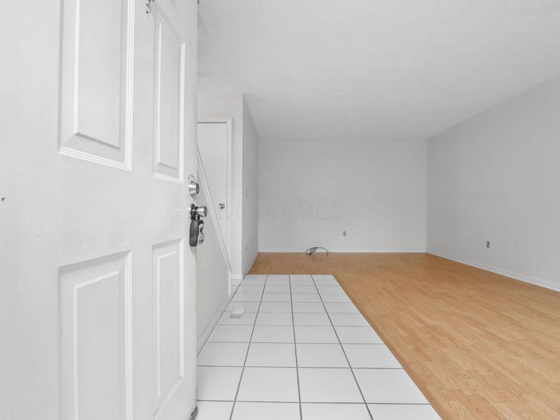 2548 Home Acre Drive, Unit 43, Columbus, OH 43231 Photo 5