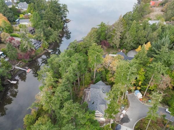 3136 Bowkett Pl , Saanich, BC V8Z 1K9
