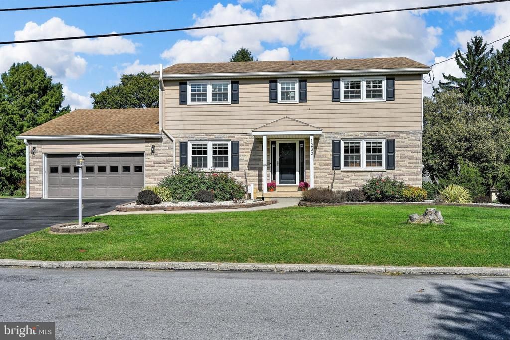 1232 S Prince Street, Palmyra, PA 17078 Main Photo