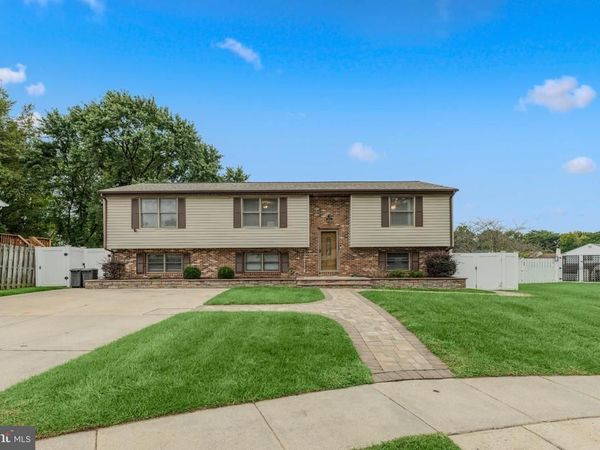 11 HORSE CHESTNUT COURT, BALTIMORE, MD 21221