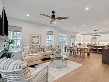 5 CEDAR CIRCLE, Unit 3, LEVITTOWN, PA 19055