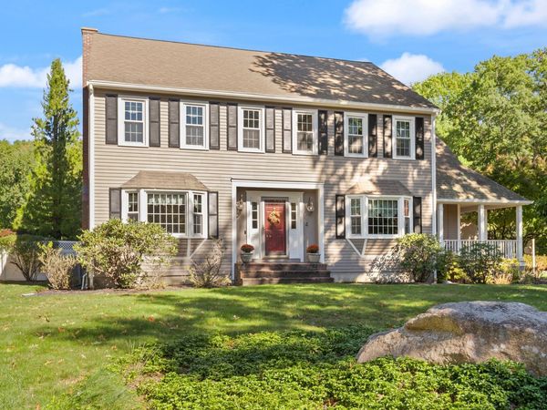 4 Stratford Ln, Easton, MA 02356
