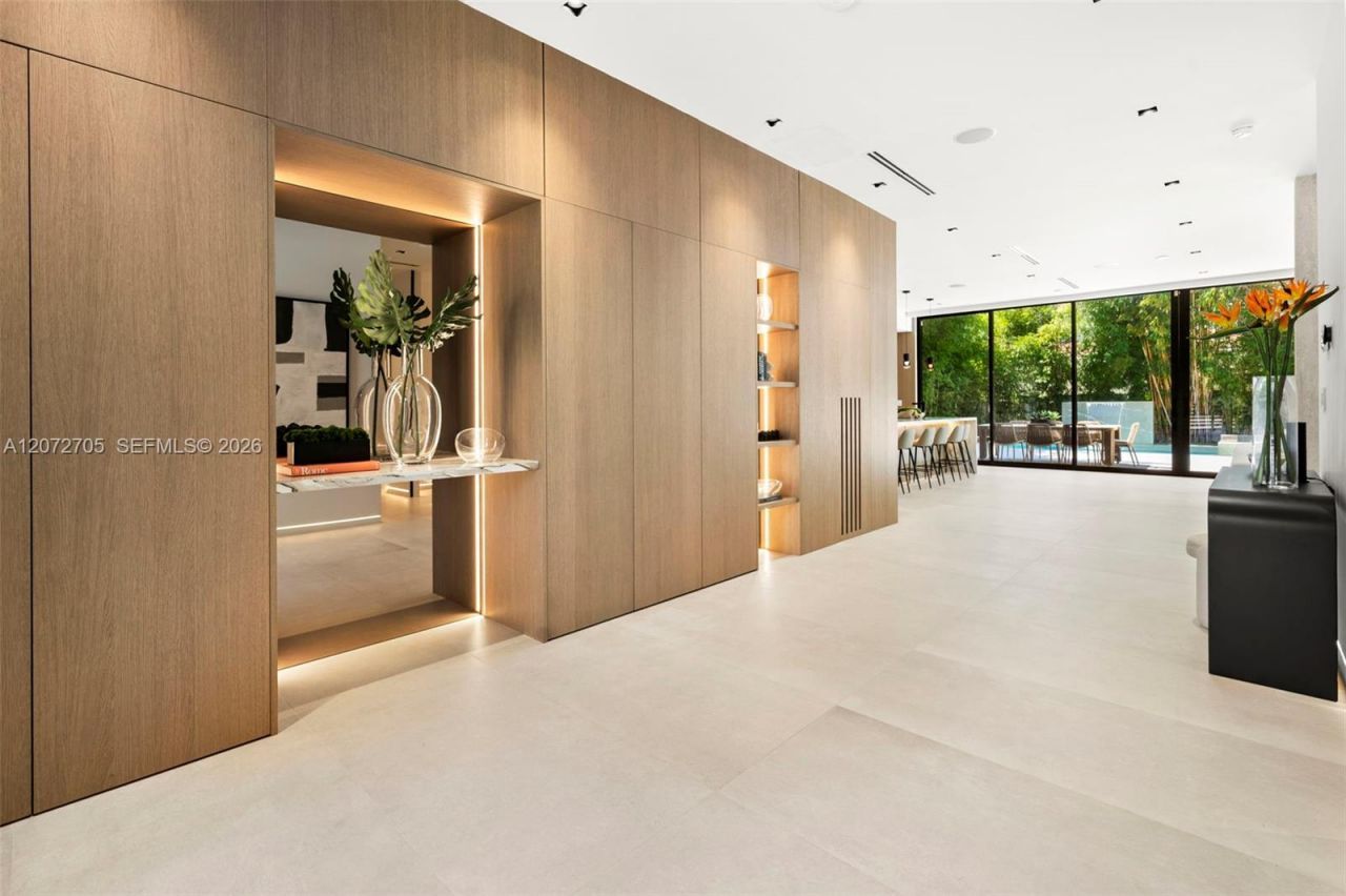 Please Call For Address, Miami Beach, FL 33141 Photo