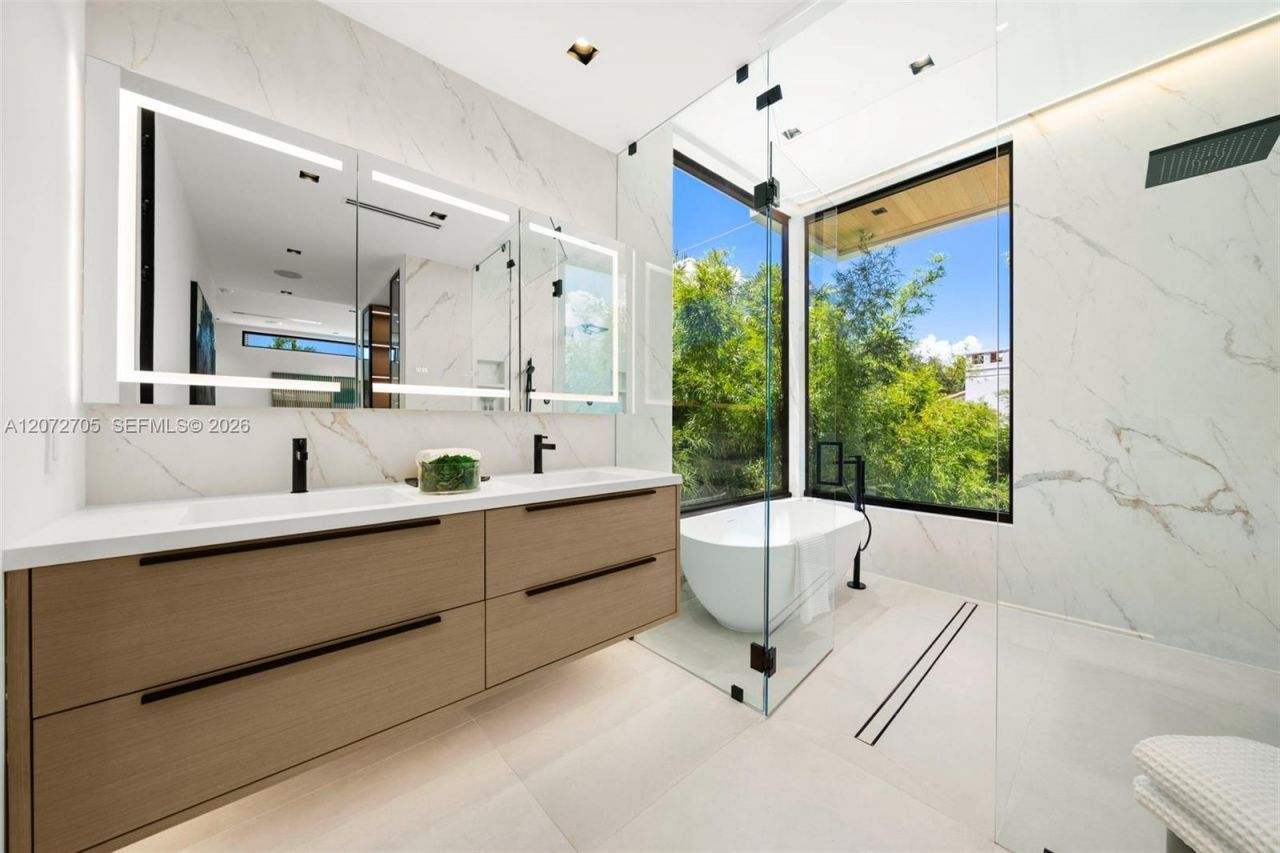Please Call For Address, Miami Beach, FL 33141 Photo