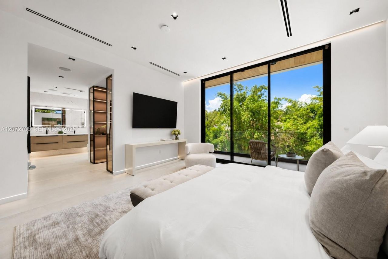 Please Call For Address, Miami Beach, FL 33141 Photo