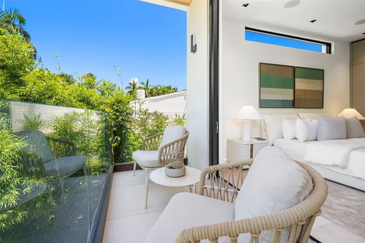 Please Call For Address, Miami Beach, FL 33141 Photo