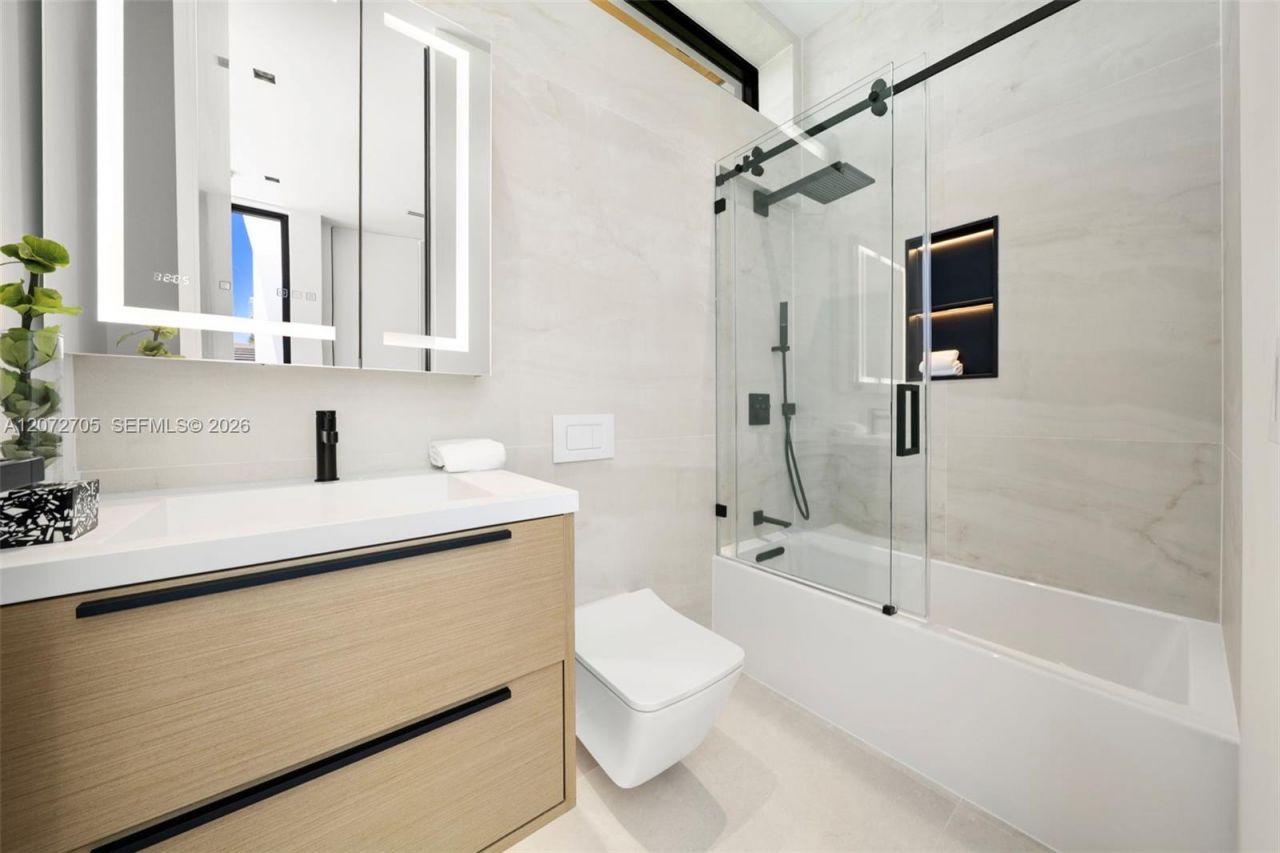 Please Call For Address, Miami Beach, FL 33141 Photo
