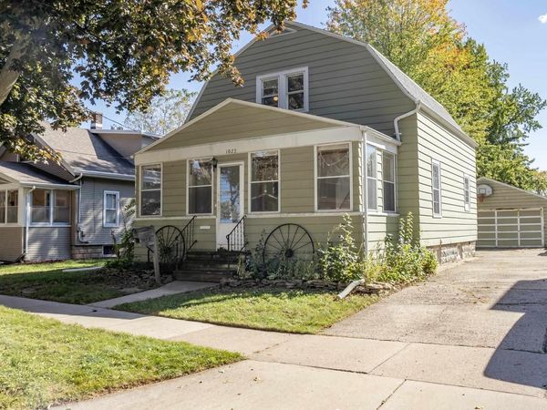 1023 W COMMERCIAL STREET, Appleton, WI 54914