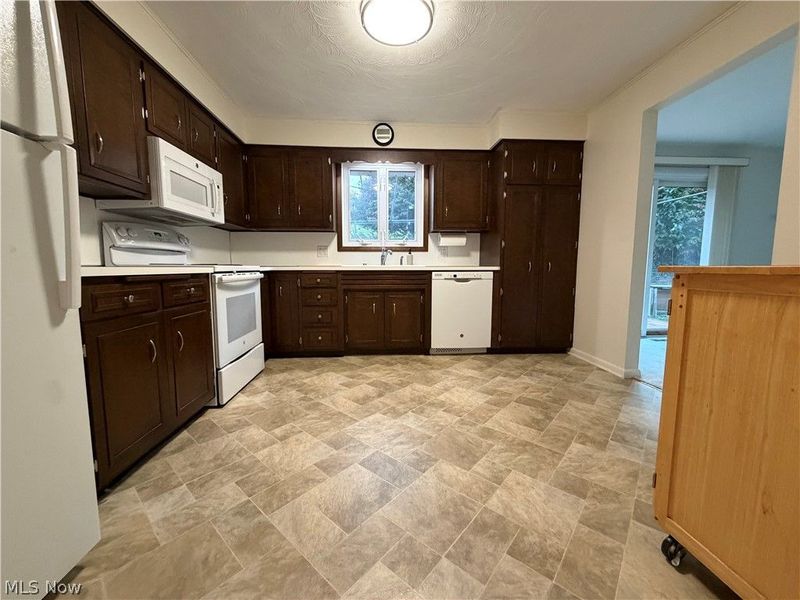 430 Hazelwood Drive SW, New Philadelphia, OH 44663 Photo 14