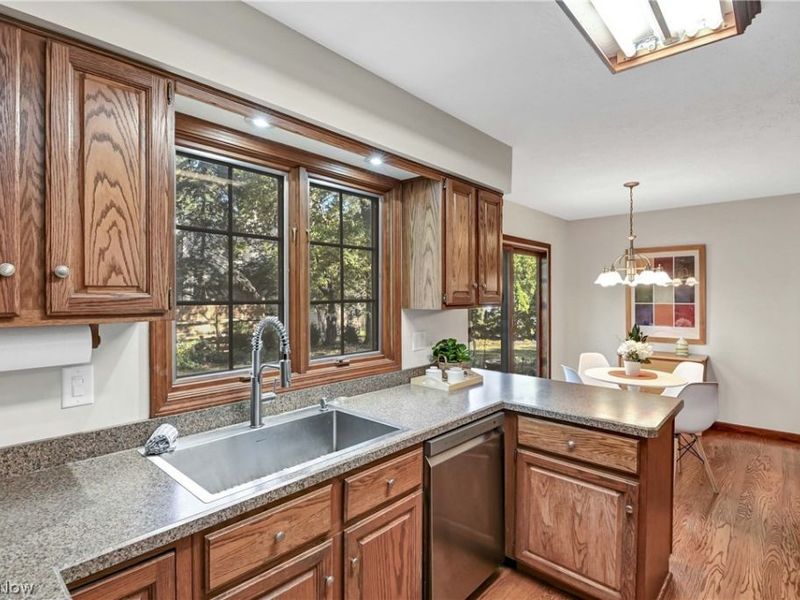 32372 Orchard Park Drive, Avon Lake, OH 44012 Photo 12