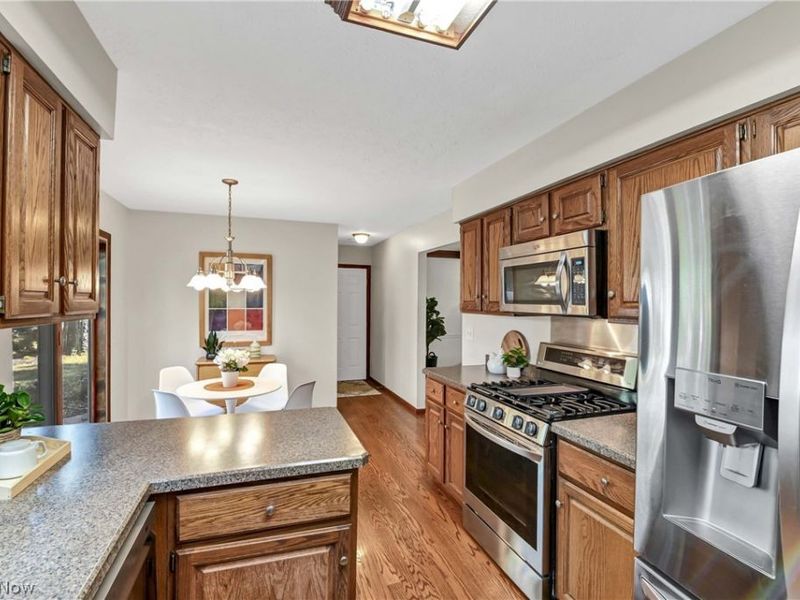 32372 Orchard Park Drive, Avon Lake, OH 44012 Photo 13
