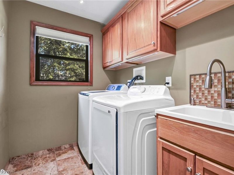 32372 Orchard Park Drive, Avon Lake, OH 44012 Photo 22