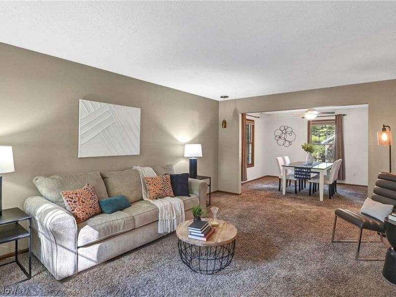 32372 Orchard Park Drive, Avon Lake, OH 44012 Photo 3