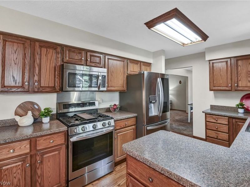 32372 Orchard Park Drive, Avon Lake, OH 44012 Photo 5
