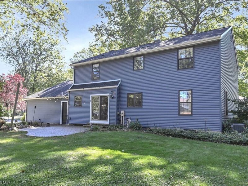 32372 Orchard Park Drive, Avon Lake, OH 44012 Photo 6