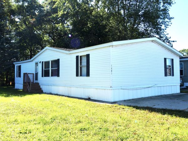 1481 Kenora Street, Norton Shores, MI 49444