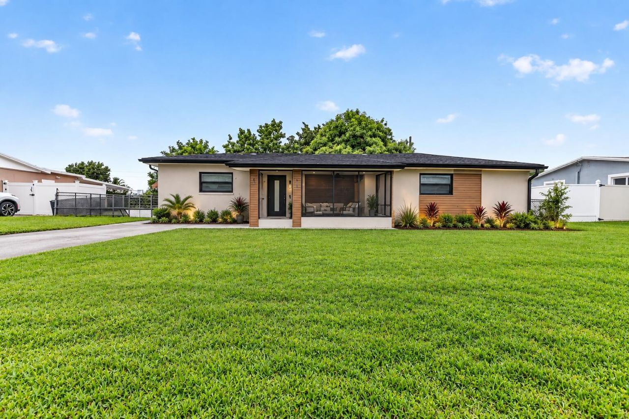 913 Jamaican Drive, West Palm Beach, FL 33415 Photo