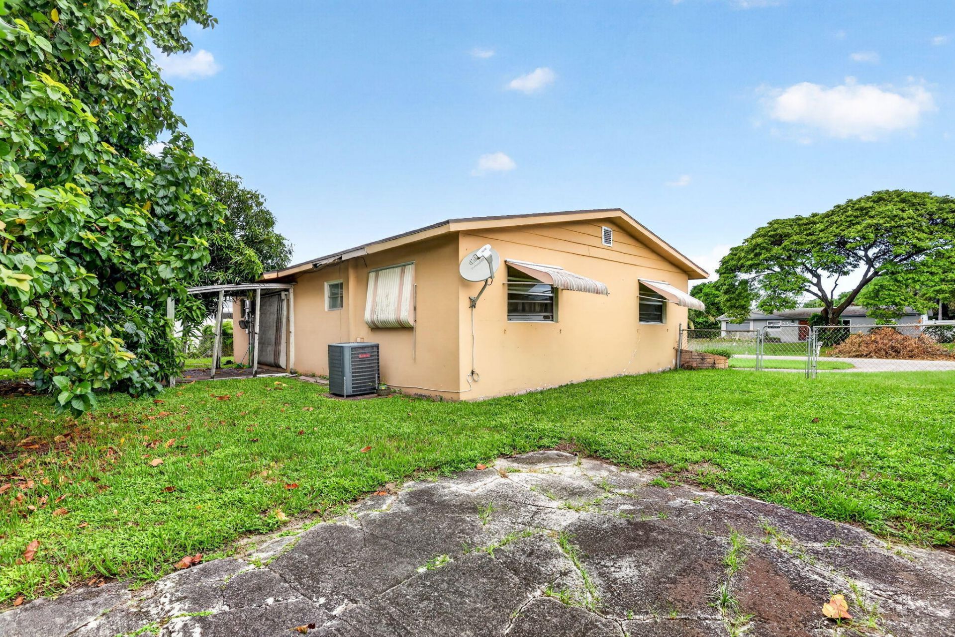 913 Jamaican Drive, West Palm Beach, FL 33415 Photo