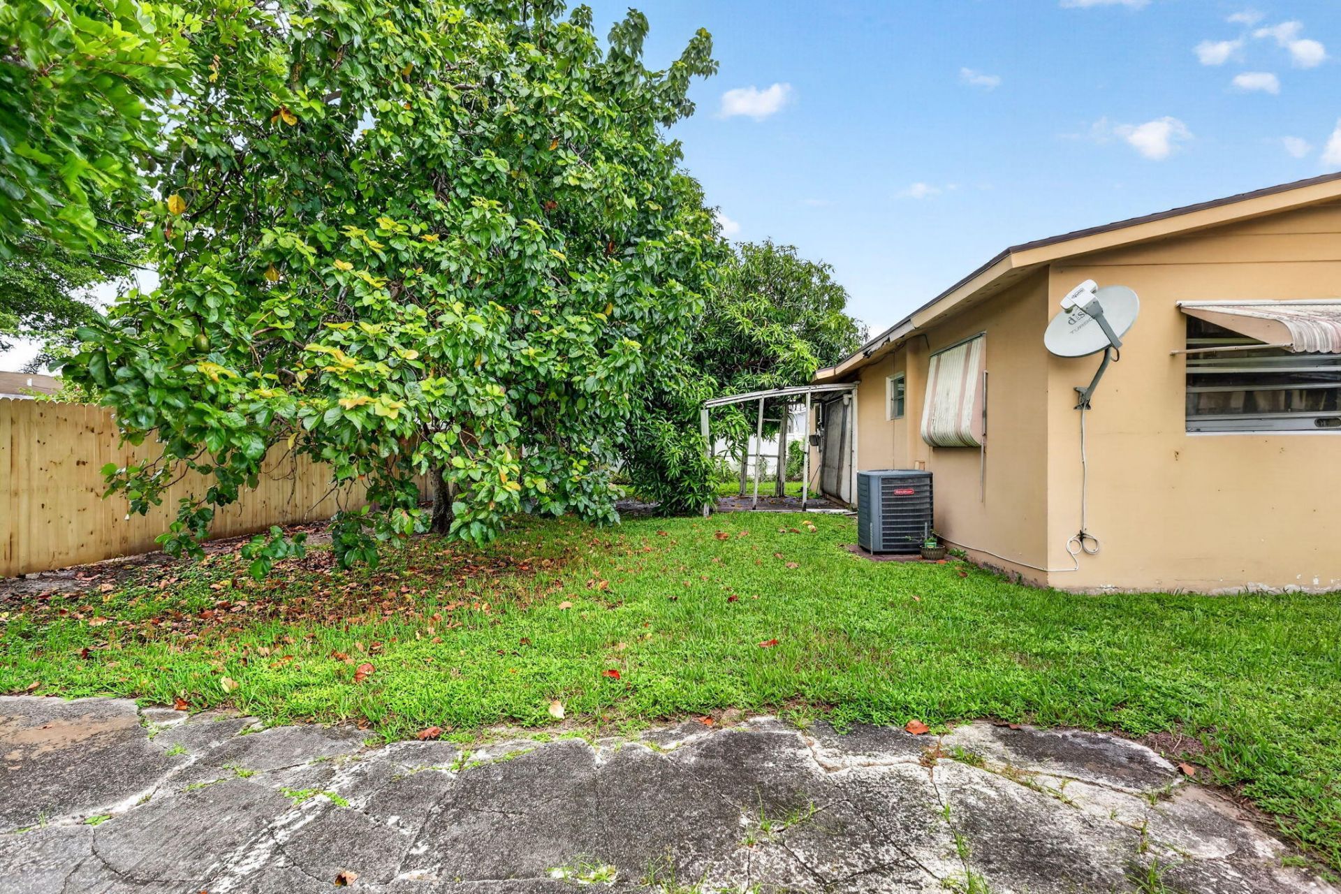 913 Jamaican Drive, West Palm Beach, FL 33415 Photo