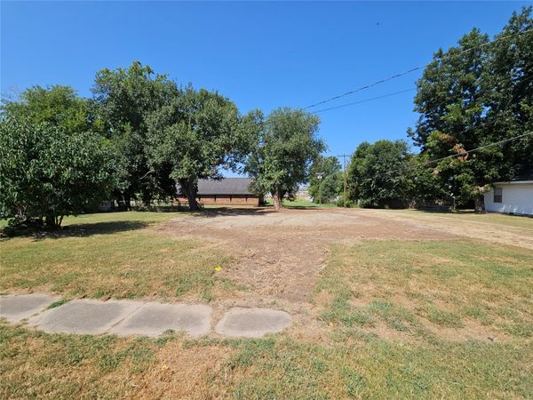 812 N 6th Avenue , Stroud, OK 74079