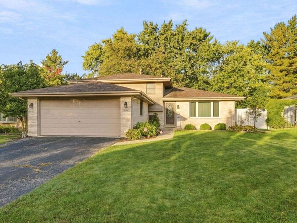 815 Pine Needle Lane , Joliet, IL 60432