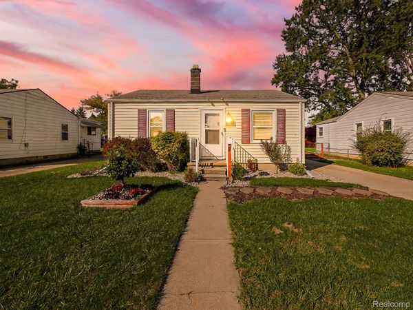 25255 Ford Street, Roseville, Mi 48066
