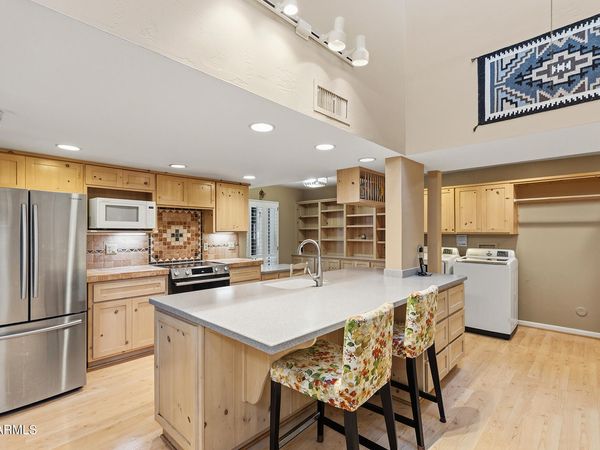 7352 N 7TH Place, Phoenix, AZ 85020