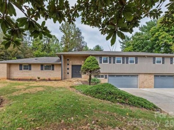 1824 Chrosaro Place, Lenoir, NC 28645