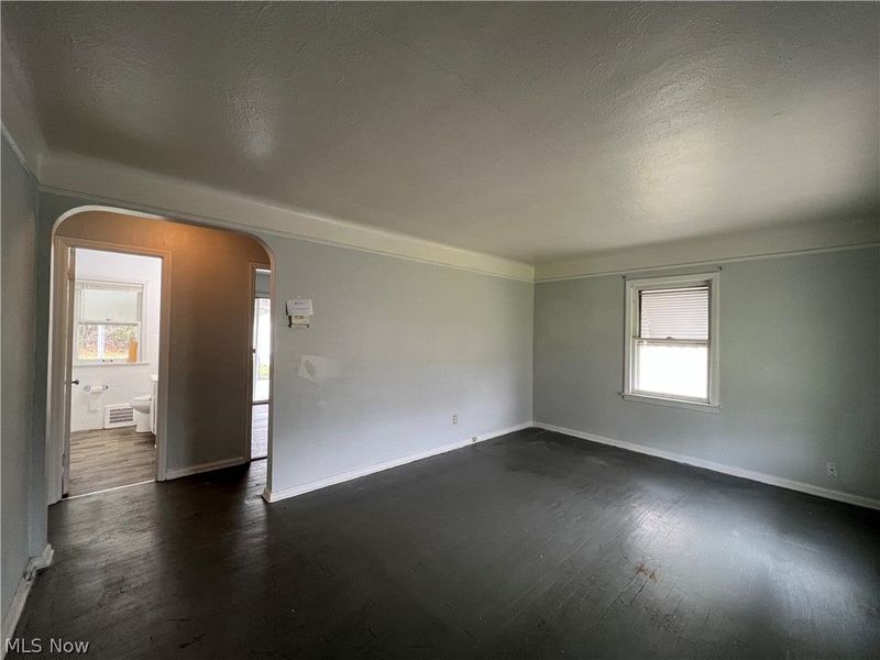 295 Grand Boulevard, Bedford, OH 44146 Photo 3