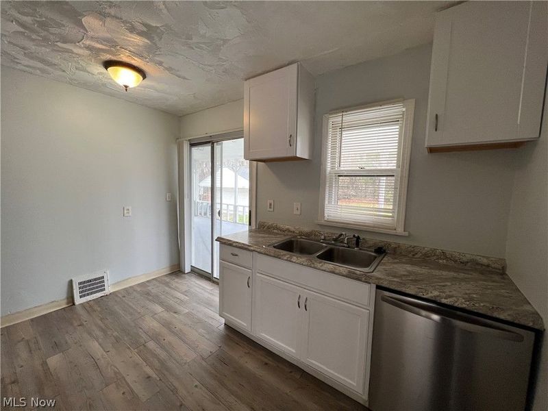 295 Grand Boulevard, Bedford, OH 44146 Photo 5