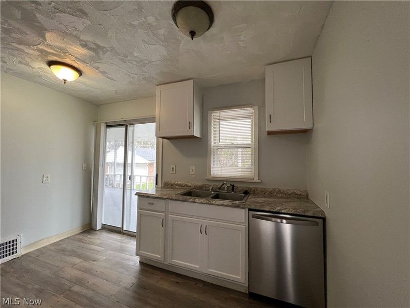 295 Grand Boulevard, Bedford, OH 44146 Photo 6