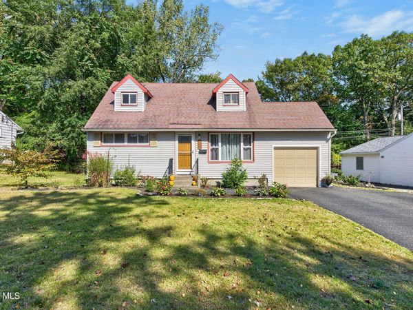 15 Bridle Path, Colonie, NY 12205