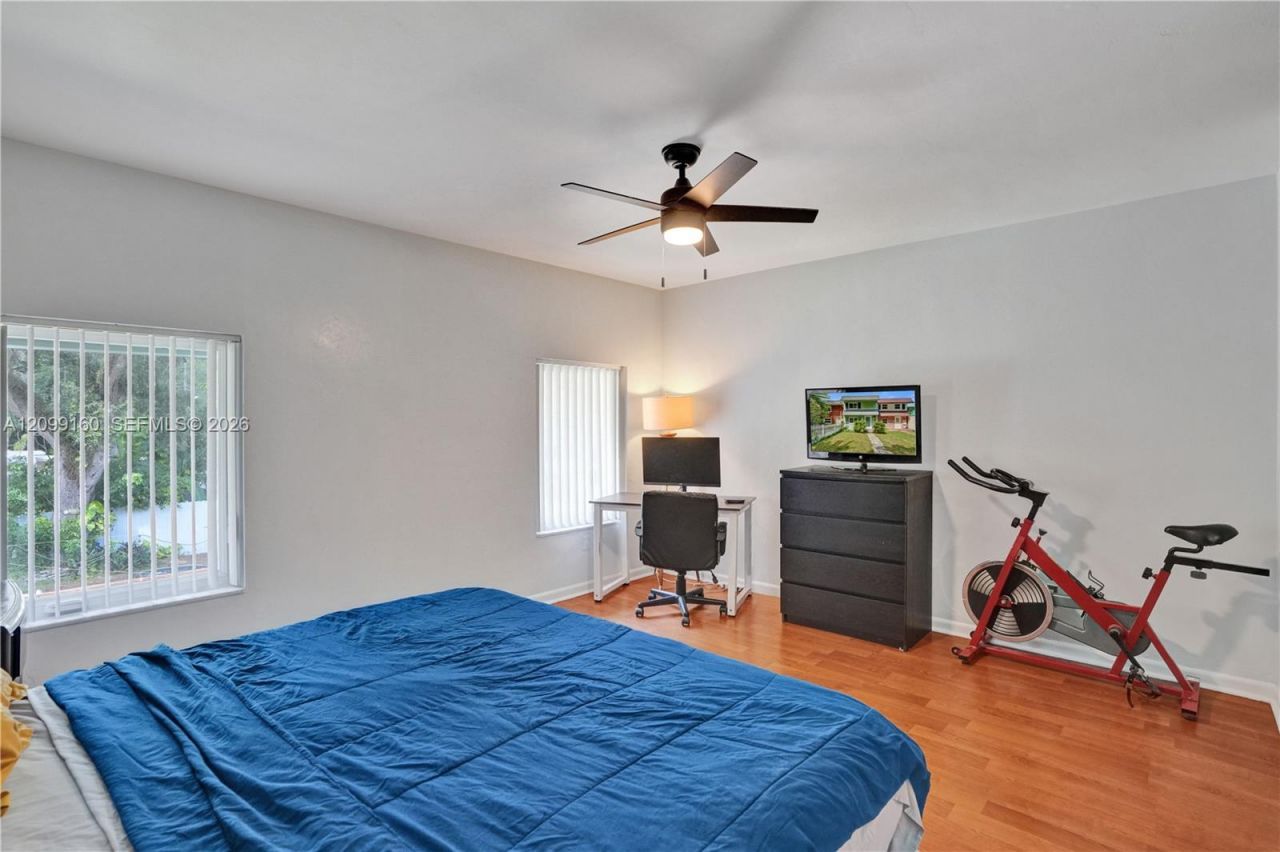 1719 NE 142nd St , North Miami, FL 33181 Photo