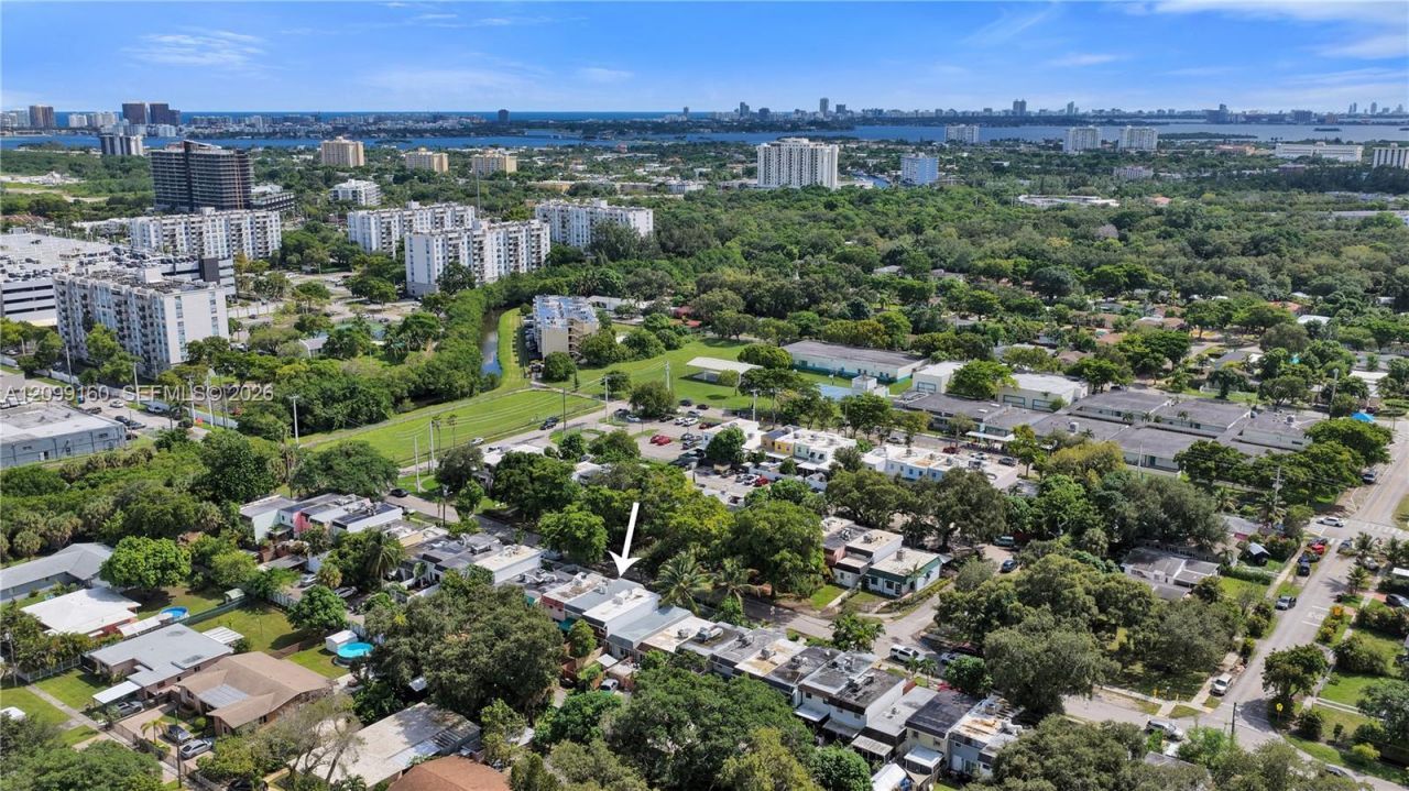 1719 NE 142nd St , North Miami, FL 33181 Photo