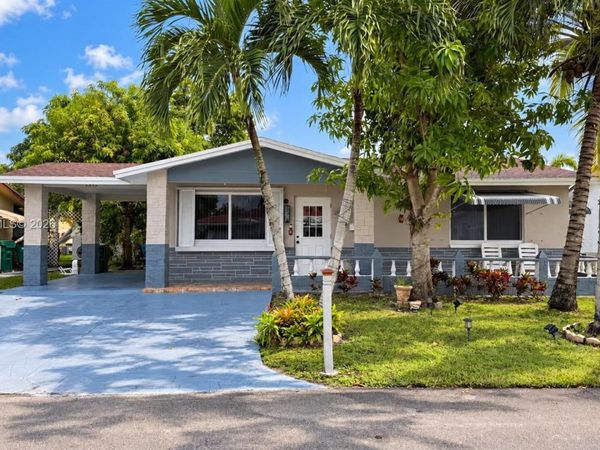 4919 NW 52nd St , Tamarac, FL 33319