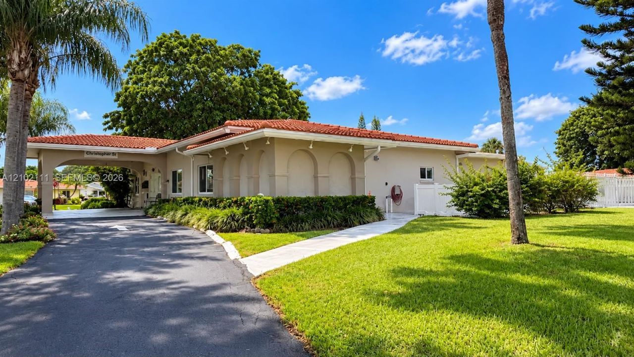 4919 NW 52nd St , Tamarac, FL 33319 Photo