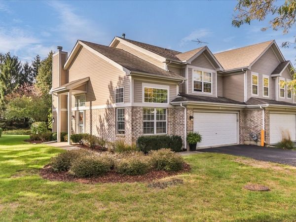 1521 Brittania Way , Roselle, IL 60172