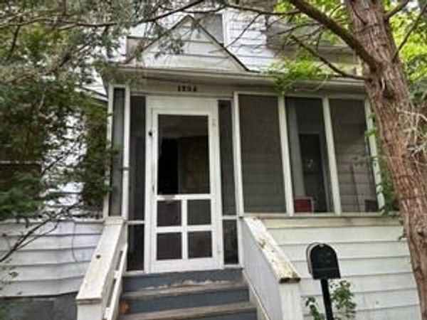 1504 W Glen Flora Avenue , Waukegan, IL 60085
