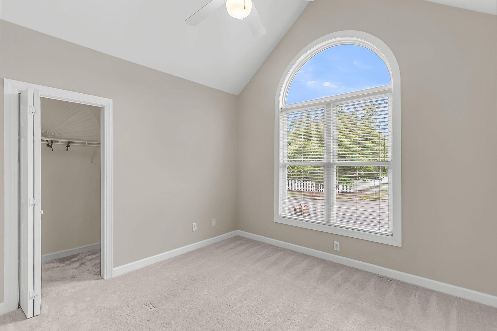 2486 Cheswick Lane Photo 32