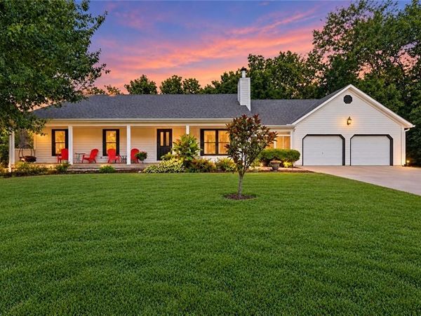 1102 S Elm Street, Louisburg, KS 66053