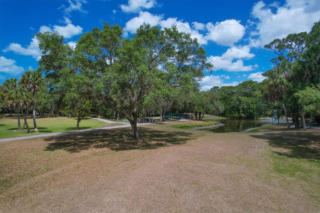 2533 Hawthorne Street , Sarasota, FL 34239 Photo