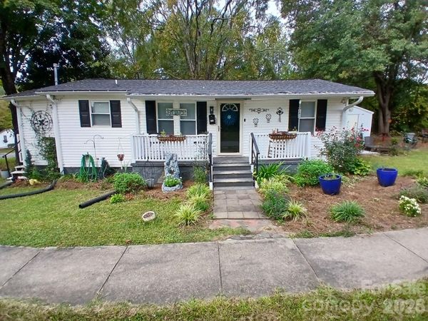 115 S Davis Street, Dallas, NC 28034