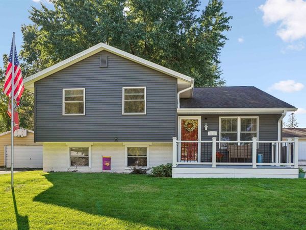 1113 Calumett Drive, Cedar Falls, IA 50613