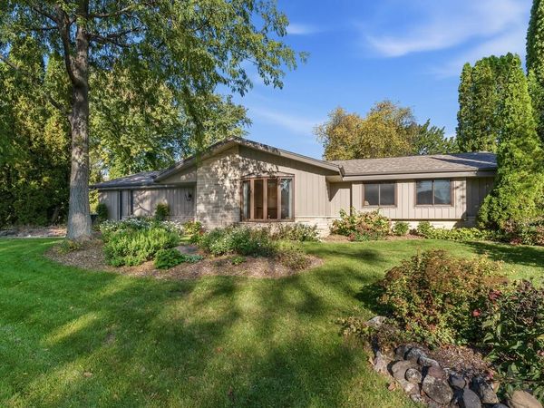 8840 Greenhill LANE, Greendale, WI 53129