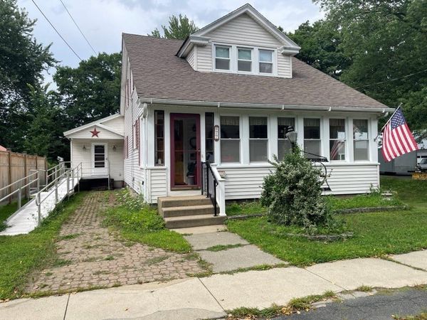 77 Newton, Greenfield, MA 01301