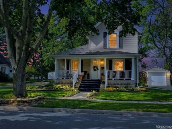 902 Degroff Street, Grand Ledge, Mi 48837
