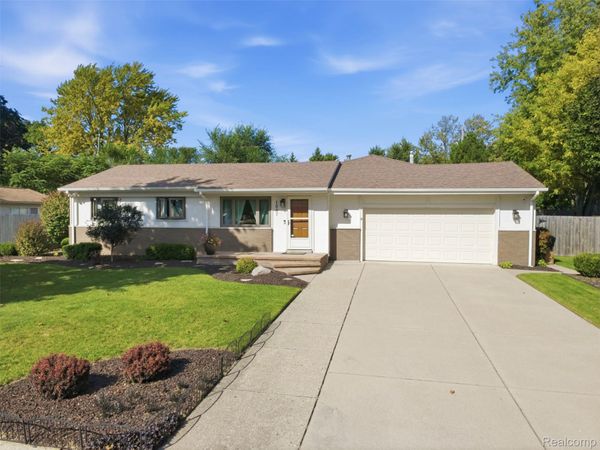 1087 Collingwood Drive , Rochester Hills, Mi 48307